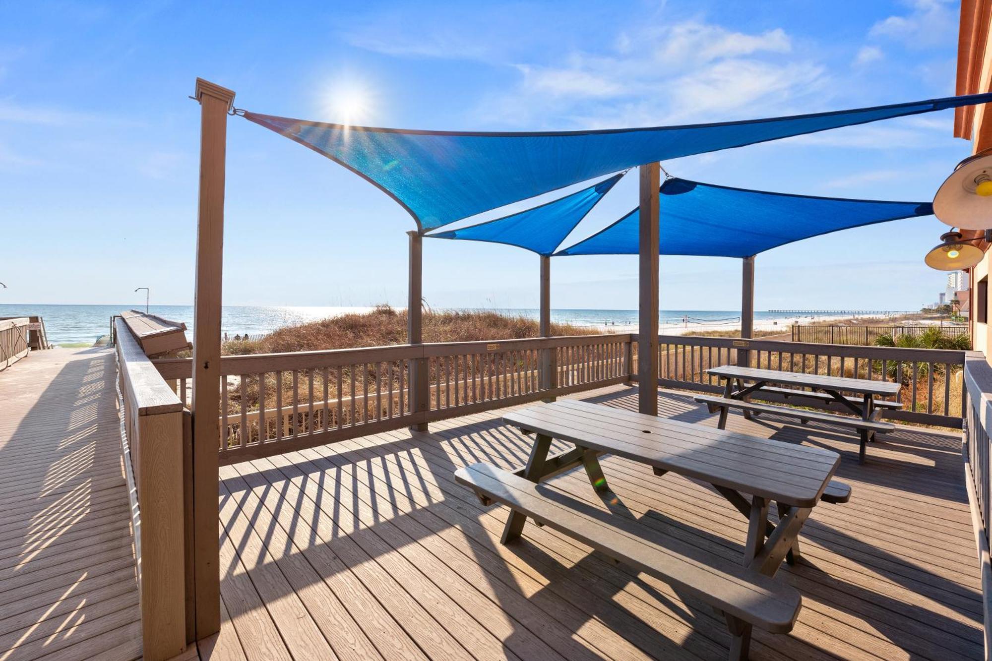 Gulf Front Master Br In Sunrise With Amazing Views! Sleeps 7! Holiday home *